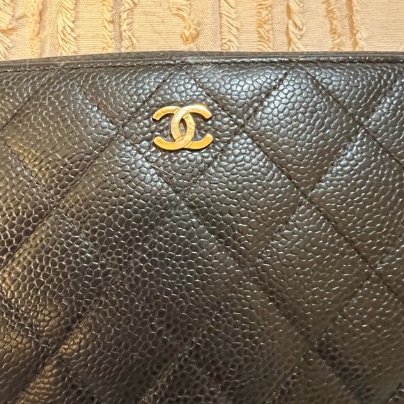 Authentic  large Chanel zip around wallet with cavier leather . - Picture 2 of 8